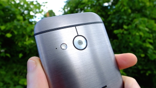 Illustration for article titled HTC One Mini 2 Review: Premium Looks for Smaller Pockets